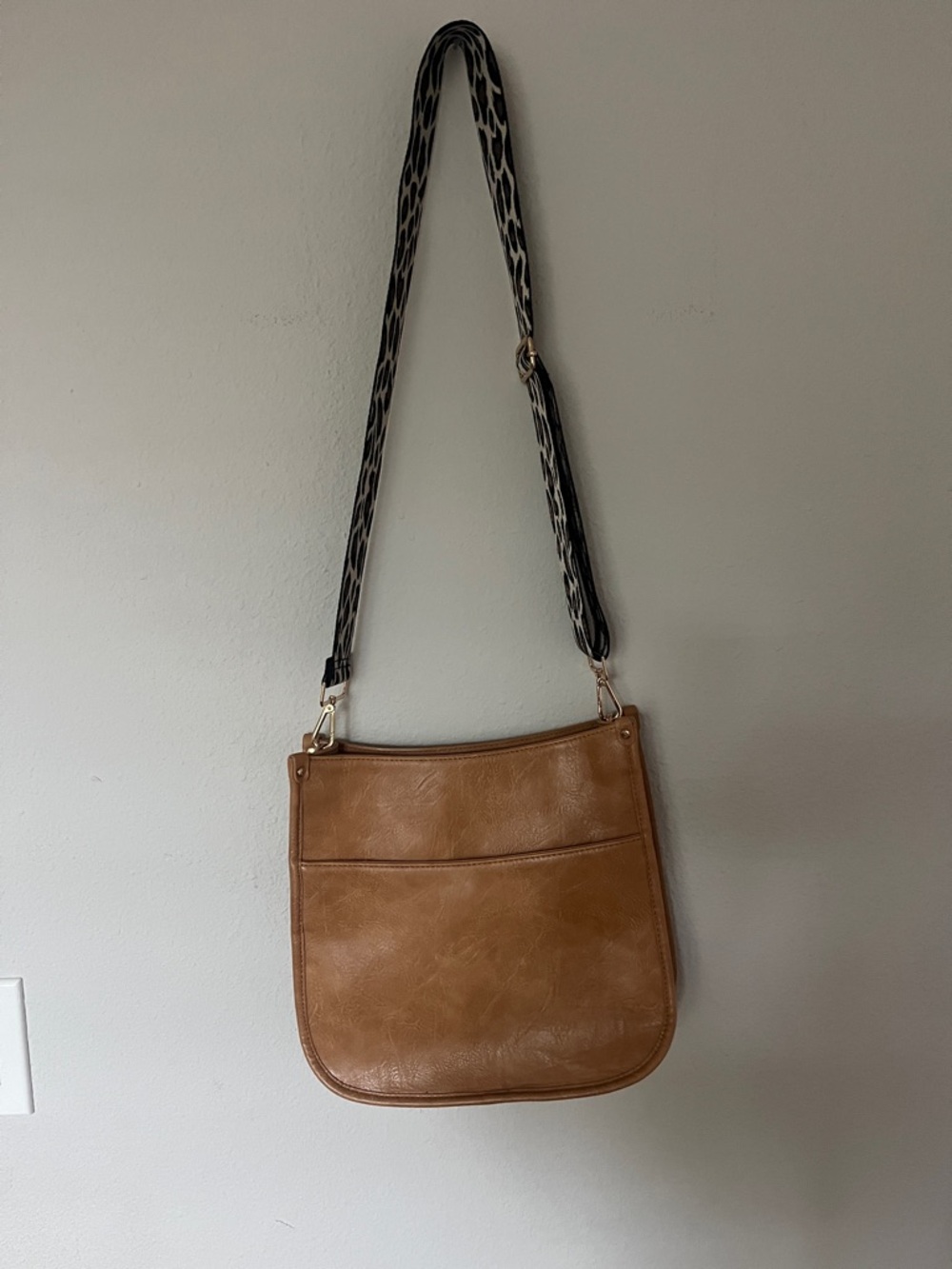 Classic Tan Crossbody Bag - Neutral Everyday Tote